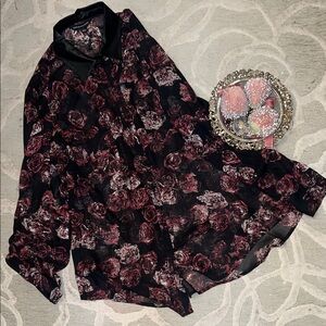 NWT🌷ROCK & REPUBLIC🌷Black, red floral sheer long sleeve blouse